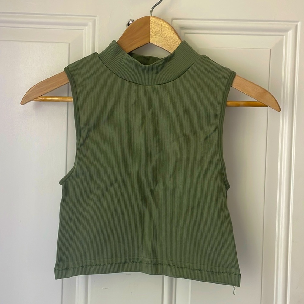 Cropped Turtle Neck Tank Top
